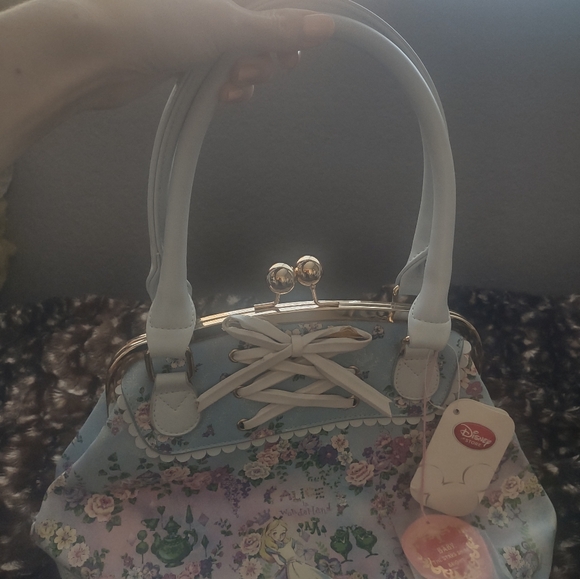 Alice In Wonderland Tokyo Japan Disney Special Edition Handbag - Picture 8 of 16